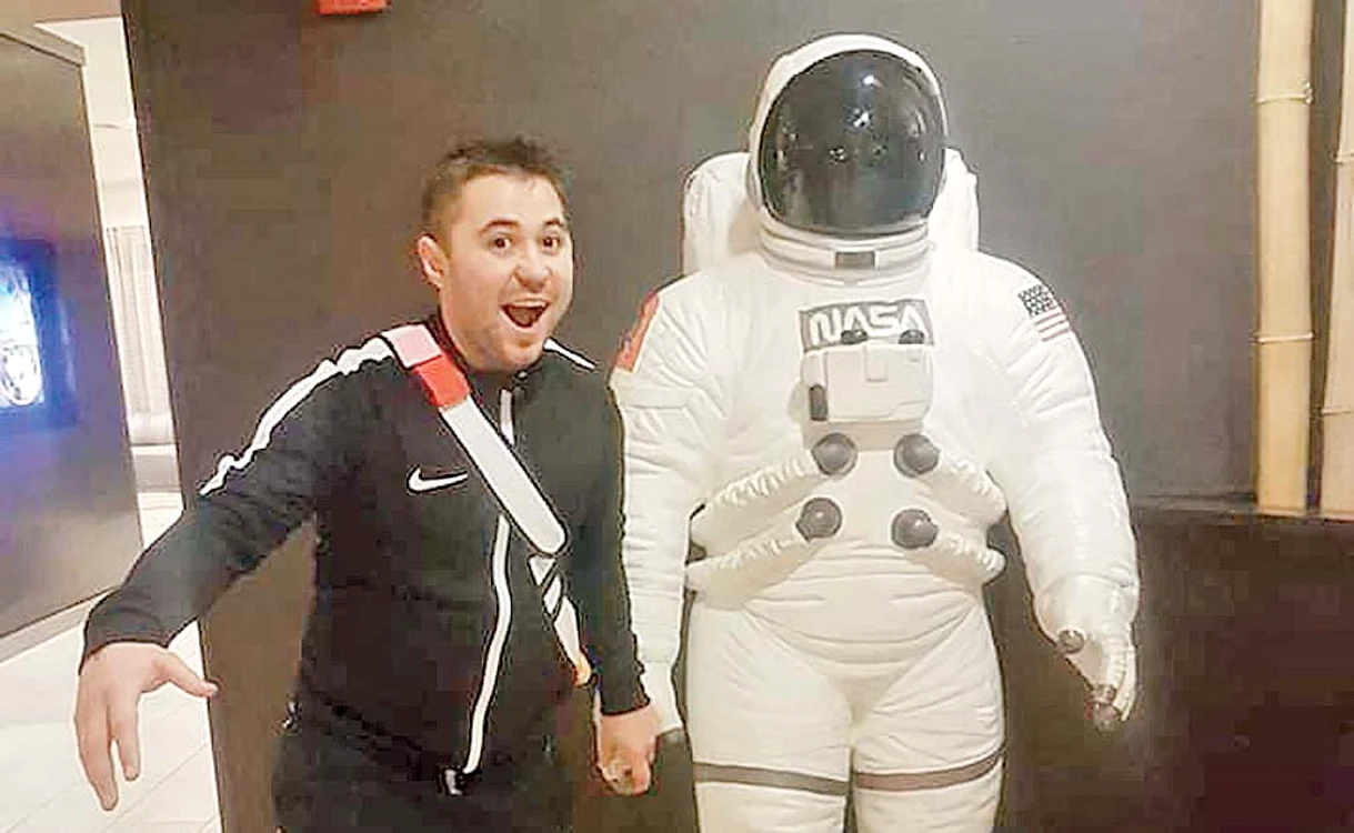
    Cezar s-a fotografiat la Cape Canaveral   