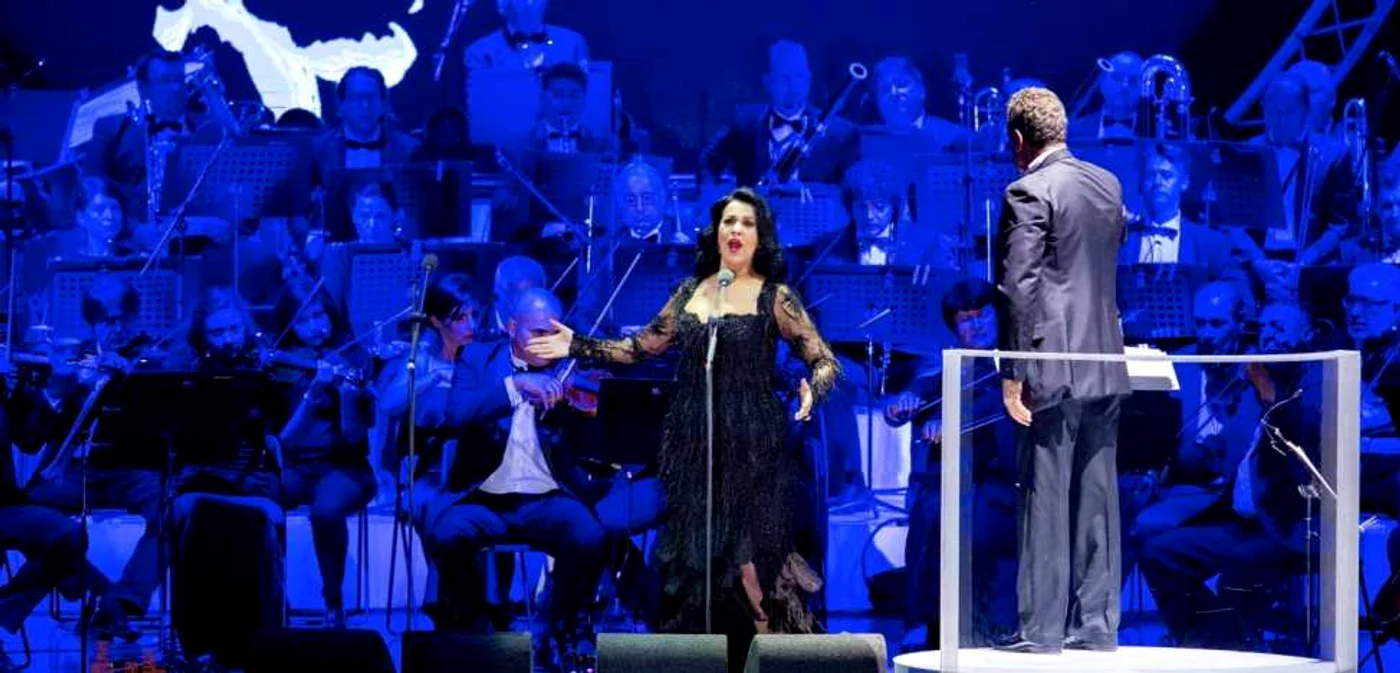 Angela Gheorghiu, în timpul Concertului din Piaţa Constituţiei  FOTOGRAFII: Petru Ivu