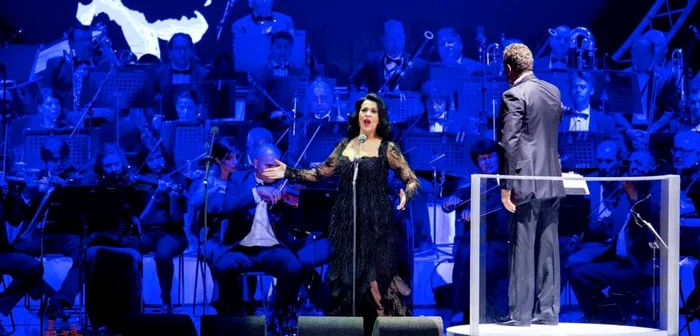 Angela Gheorghiu, în timpul Concertului din Piaţa Constituţiei  FOTOGRAFII: Petru Ivu