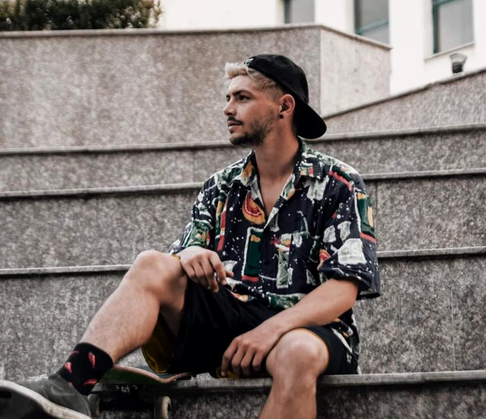 Narcis învață aproximativ 30 de tineri să practice skateboardingul Foto: facebook/skatezec