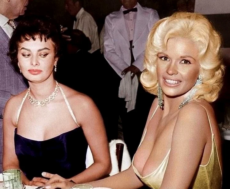 Sophia Loren și Jayne Mansfield în 1957 FOTO: X