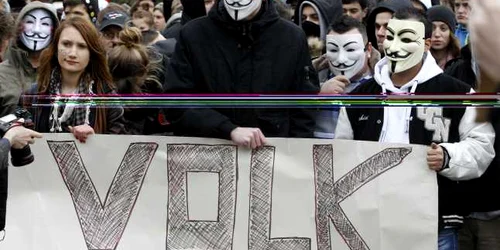 Protestatari anti-ACTA la Berlin acuză încălcarea libertății lor de expresie și supravegherea Internetului de către autorități. 