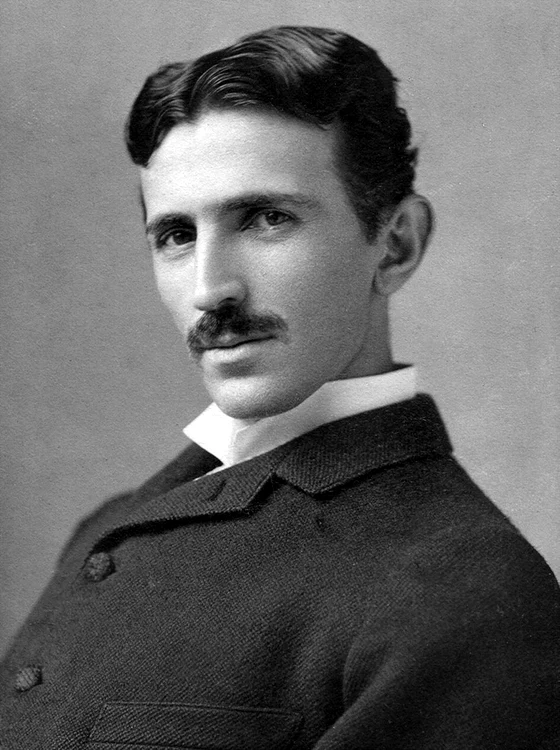 Nikola Tesla, la vârsta de 34 de ani. Fotografie de Napoleon Sarony 