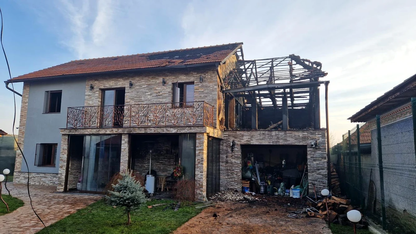 Autorii furtului au incendiat locuința Foto: Arhivă personală