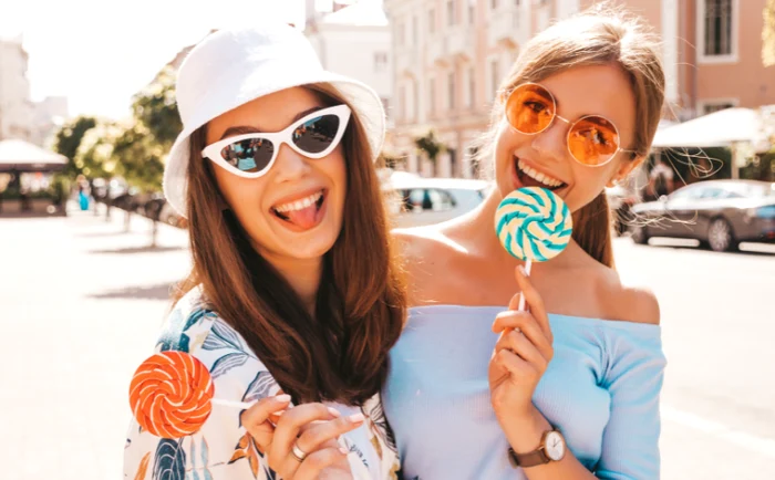 Vara și-a intrat în drepturi. Ce culori se poartă anul acesta?