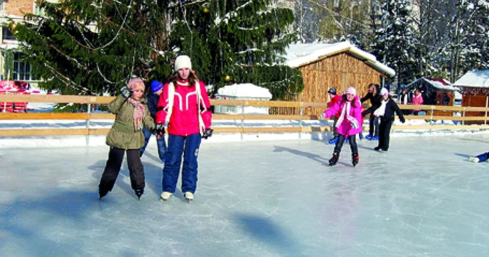 Copiii au liber la patinaj în vacanţă