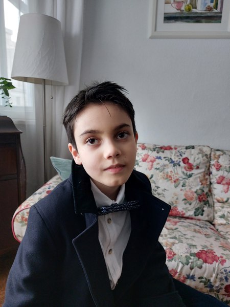 Scriitor la nouă ani. Filip Pricop a publicat un roman conceput ca un joc video ghidat doar de fantezia mediului virtual