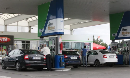 benzinarie soferi masini carburant pompa jpeg