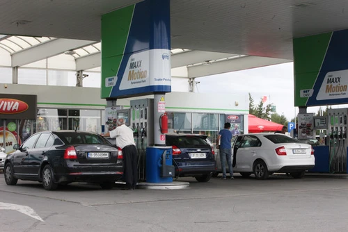 benzinarie soferi masini carburant pompa jpeg