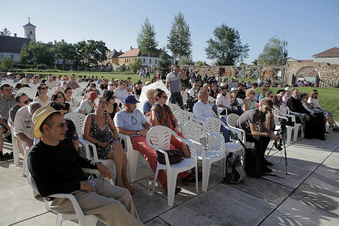 Ediţia a treia – 2014 jpeg