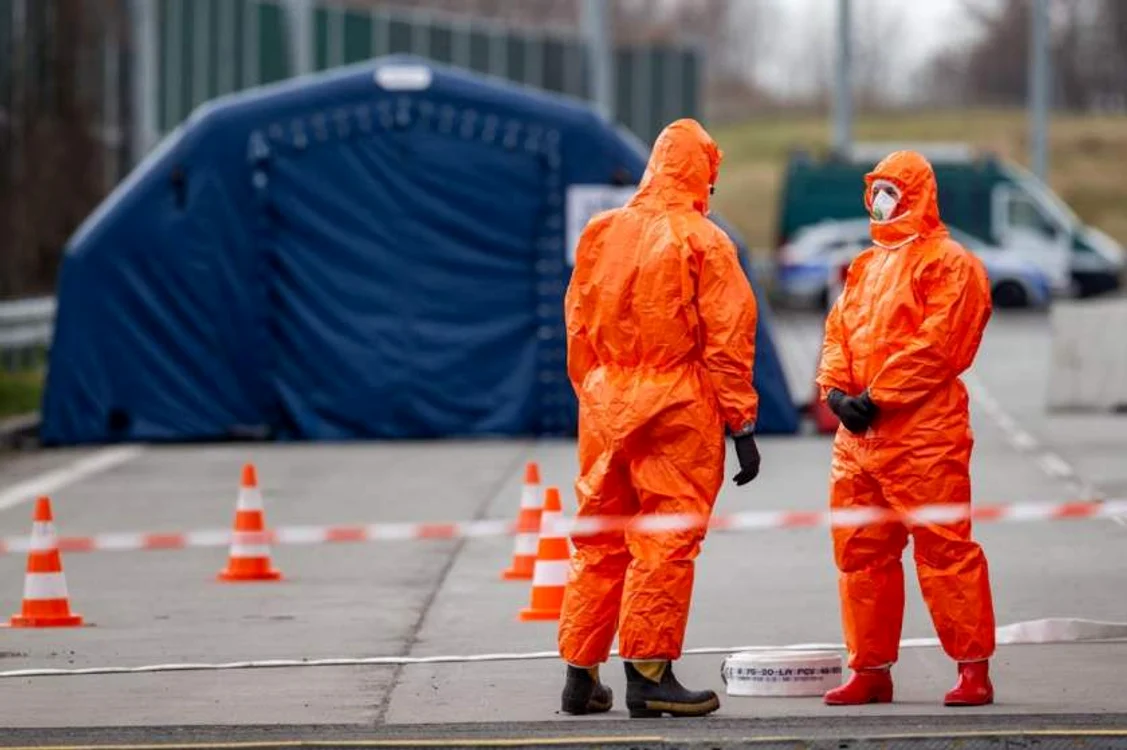 
    În curând, și în România va fi decretată stare de urgență, din cauza epidemiei cu coronavirusFoto: Observator.tv  