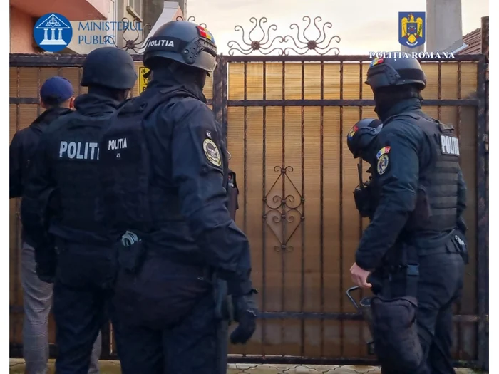 Mai mulți livratori de comenzi au fost înșelați de trei minori FOto: Poliția Română