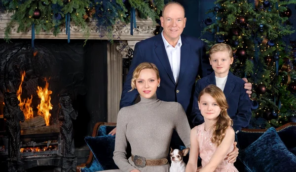 Charlene, Albert și copiii, felicitarea de Crăciun 2025, Foto Vanessa von Zitzewitz, Palatul Princiar jpg