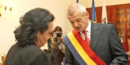 Smaranda Oţeanu-Bunea, premiată în 2009 de Sorin Oprescu