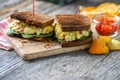 Sendvis salata de oua  Sursa foto shutterstock 712653433 jpg