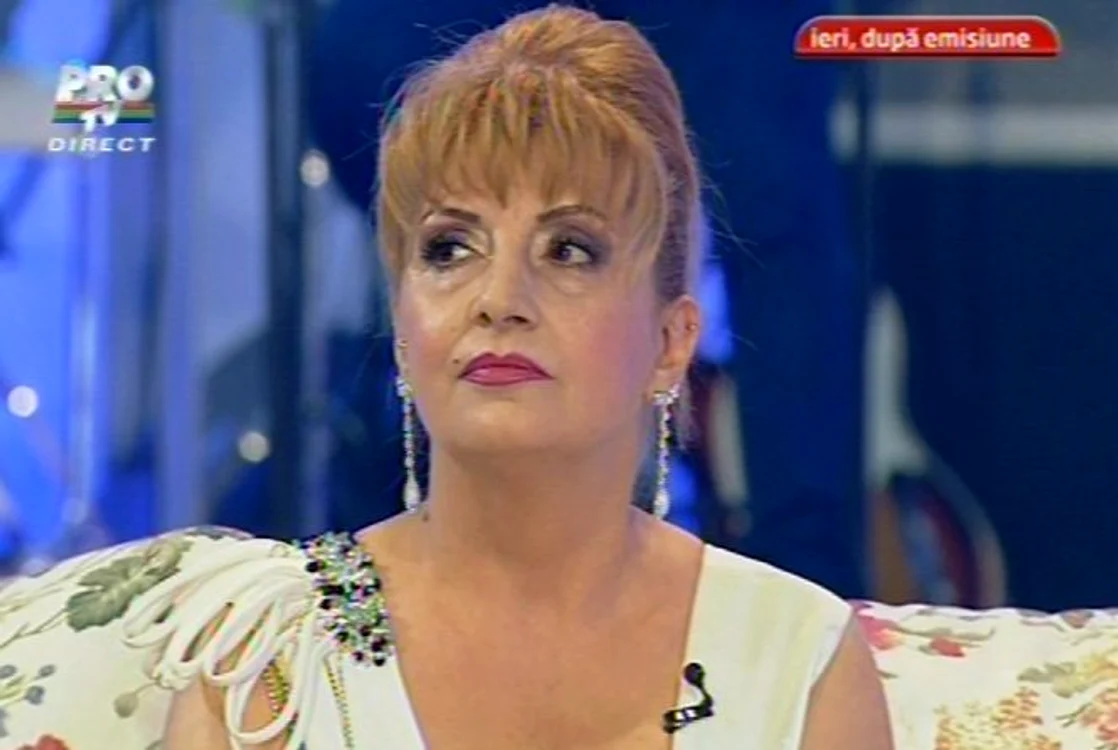 
    Ileana Ciuculete nu şi-a putut privi fiul în ochi. (captură Pro TV)  