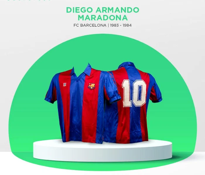 În acest tricou a jucat Maradona pentru FC Barcelona. Foto Football Museum