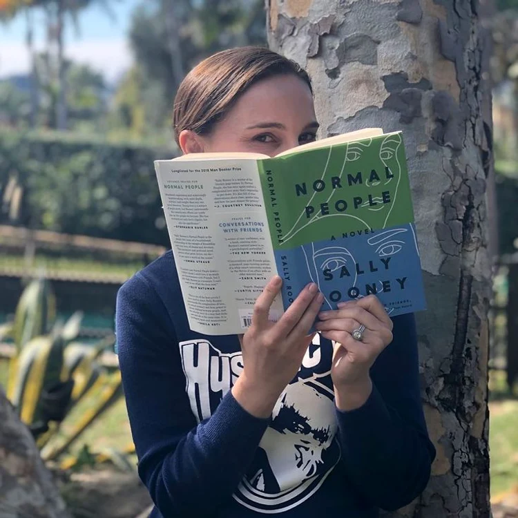 ,,Oameni normali", un alt roman recomandat de Natalie Portman FOTO Instagram