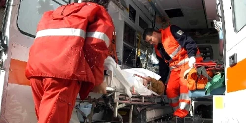 Victima a fost transportată cu leziuni grave la spital