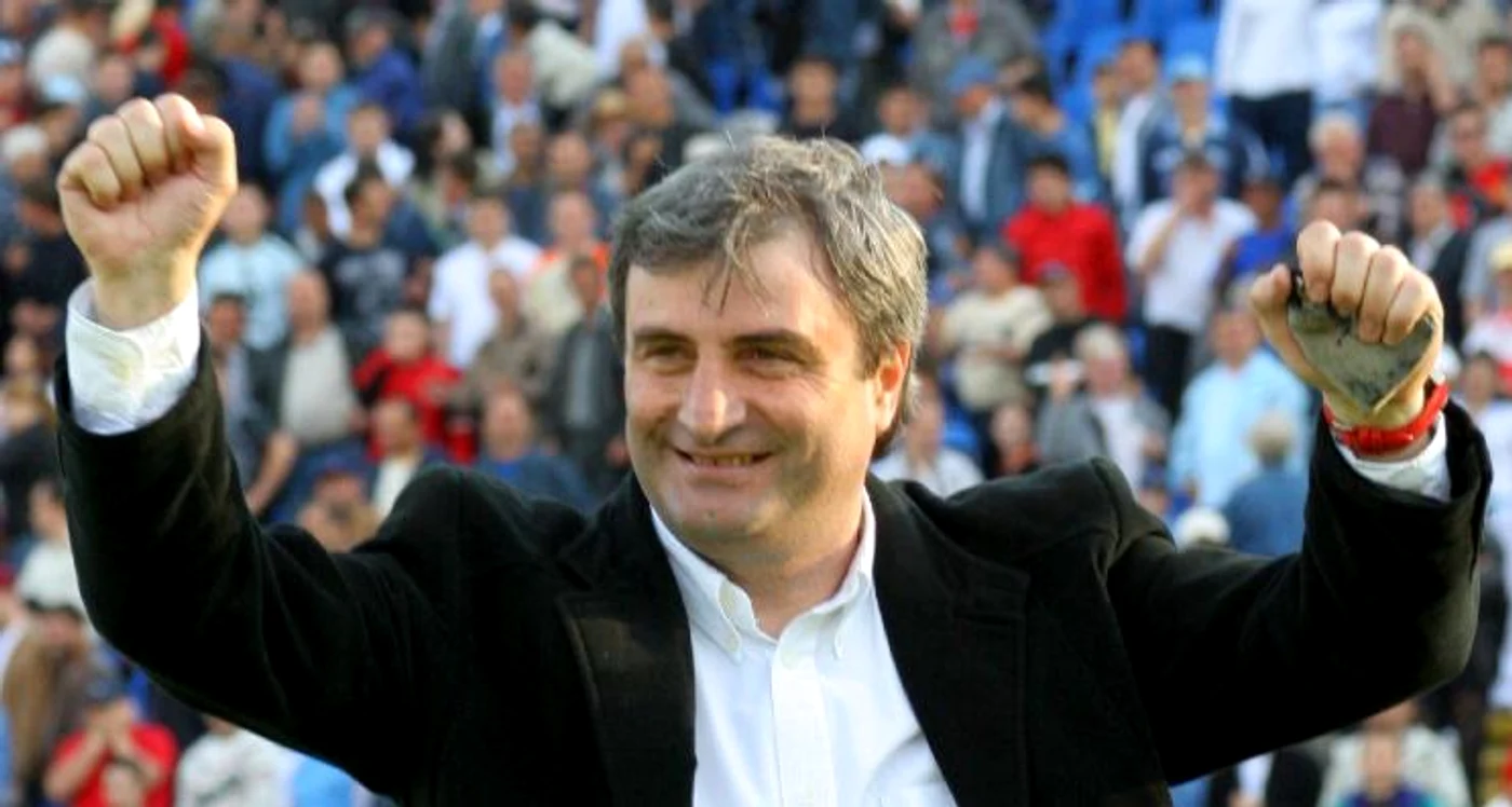 
    Mihai Stoichiţă  