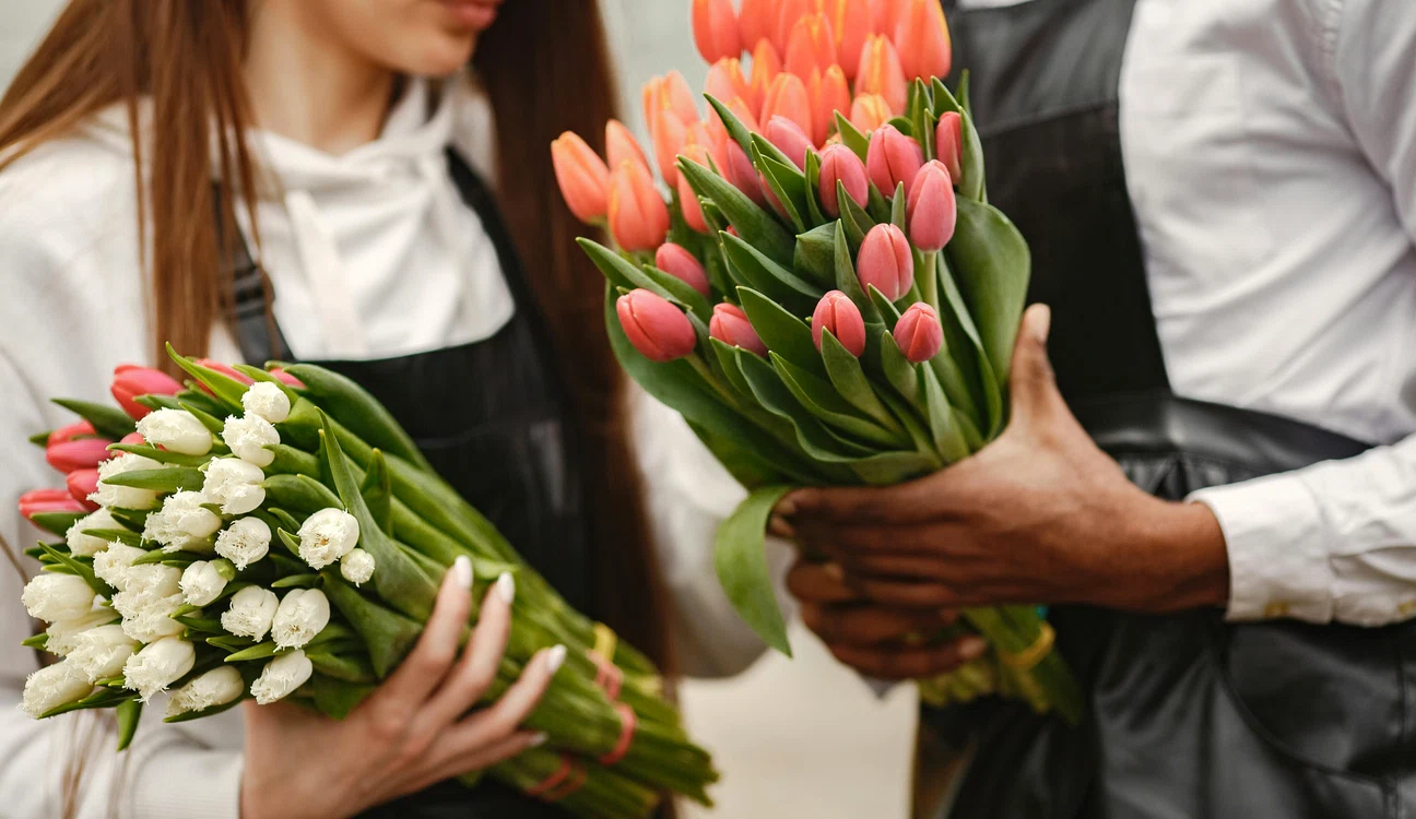 Cadourile de 1 și 8 martie, o sursă de stres pentru profesori și părinți / foto: Pexels