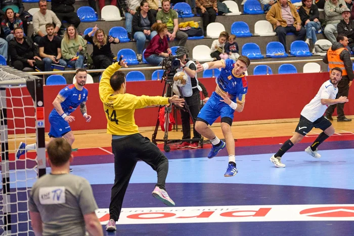 România a răpus Israelul, într-un meci jucat la Mioveni FOTO: FR Handbal