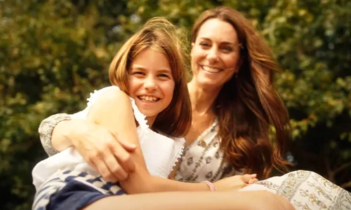 Charlotte și mama ei, Kate Middleton  foto   Profimedia jpg