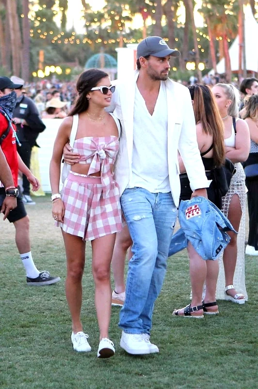 *EXCLUSIVE* Sara Sampaio and Olivier Ripley show some PDA at Coachella on day 2 jpeg