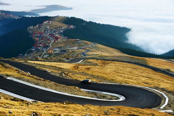 Transalpina este o șosea din Munții Parâng, în Carpații Meridionali