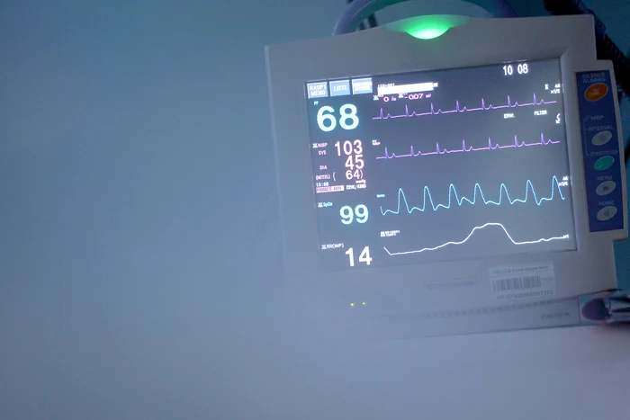 
    Câteva zeci de persoane care trăiesc izolate pe platourile Ineleț din Banatul Montan o evaluare medicală complexă ce a inclus consulturi clinice, analize de laborator, EKG, spirometrie, ecografie abdominală, cardiacă și urinarăfoto: EPA  