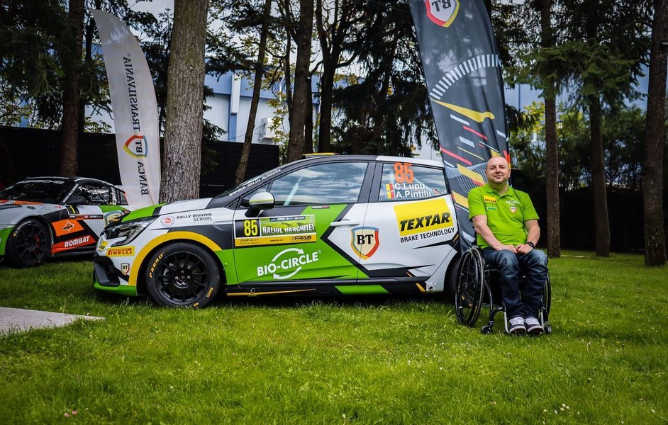 Un pilot brașovean cu dizabilități a intrat în Cartea Recordurilor. El a învins sportivi profesioniști