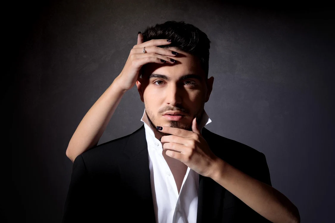 
    Robert Bogdan a debutat în modă  