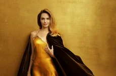 Angelina Jolie în Vogue de noiembrie, Instagram PNG