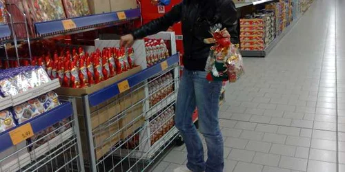 Târgovişte:Cadouri de Crăciun, vândute acum la jumătate de preţ