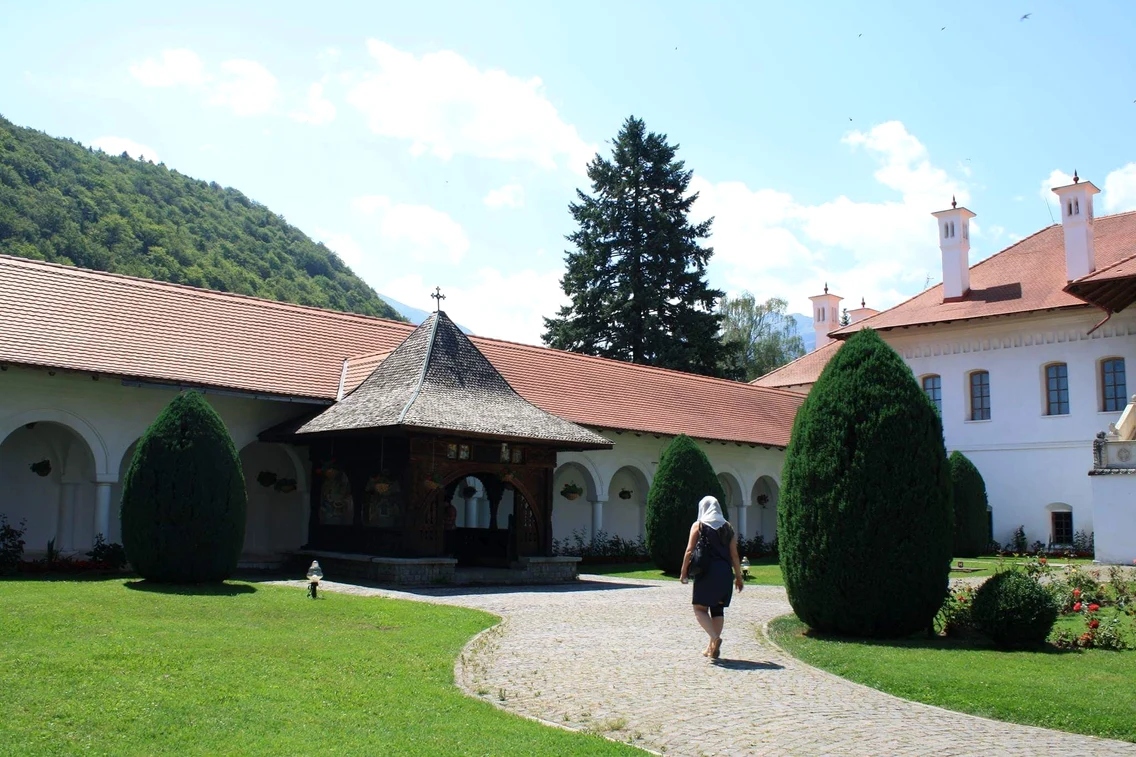 Fântâna Izvorul Tămăduirii Sâmbata de Sus