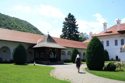 Fântâna Izvorul Tămăduirii Sâmbata de Sus