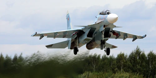 Avion militar rusesc Suhoi Su 30SM shutterstock 498880930 jpg