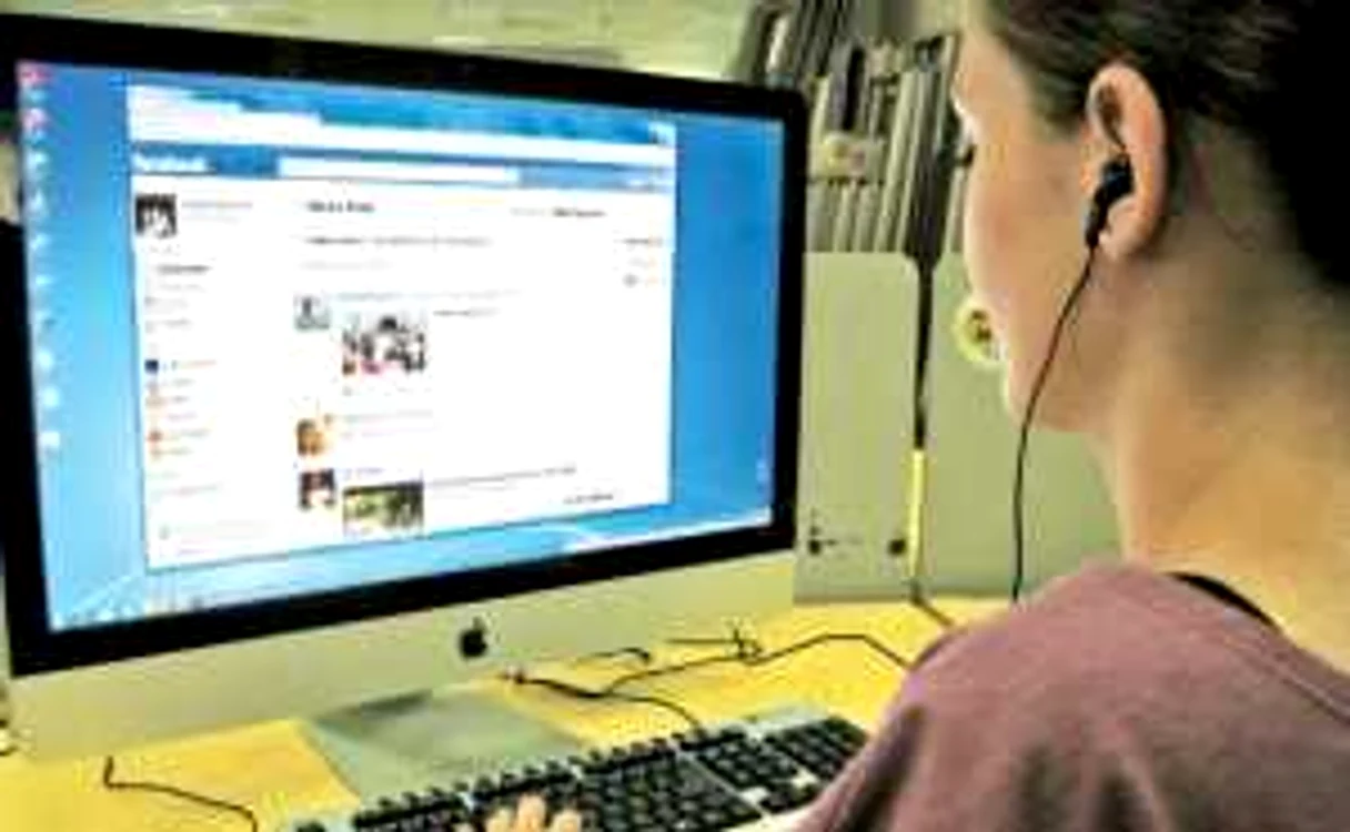 Numărul de utilizatori de Facebook a crescut cu doar 4% în ultimul an  