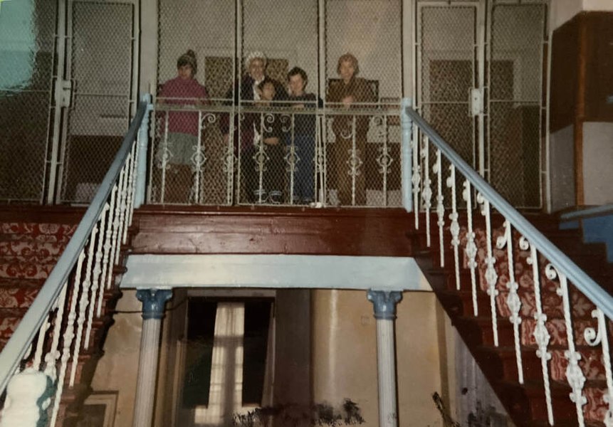 Americanii părinți pentru copii abandonați în orfelinatele comuniste: „Erau subnutriți, izolați și lipsiți de emoție”
