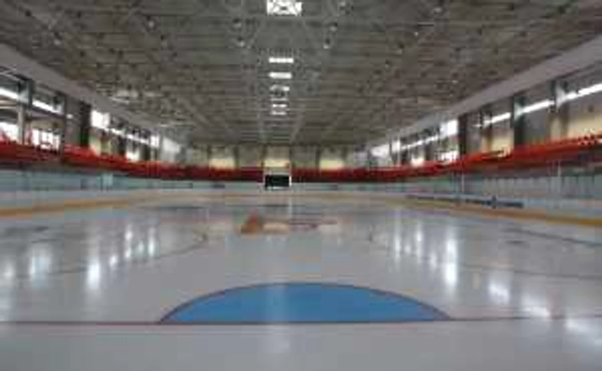 Patinoarul Olimpic din Tractorul