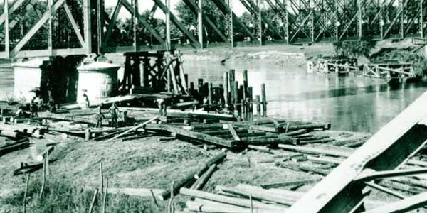 Podul peste Prut, proiectat şi construit de Gustave Eiffel