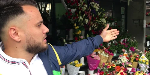Florarul care i-a impresionat pe poliţiştii din trupele speciale, oferindu-le flori pentru agentul împuşcat