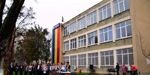 Tineri de la Colegiul „I. C. Ştefănescu“ FOTO Colegiul „I. C. Ştefănescu“