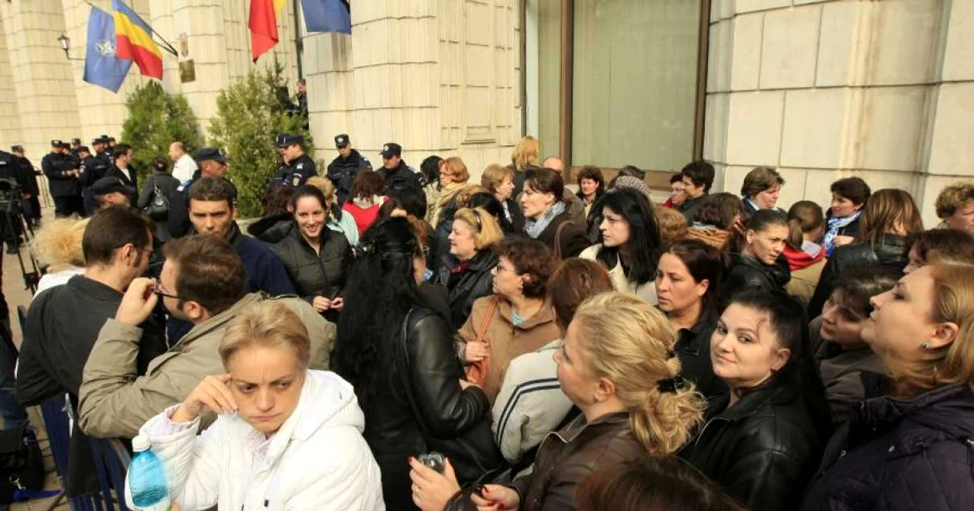 Proteste Finanţe