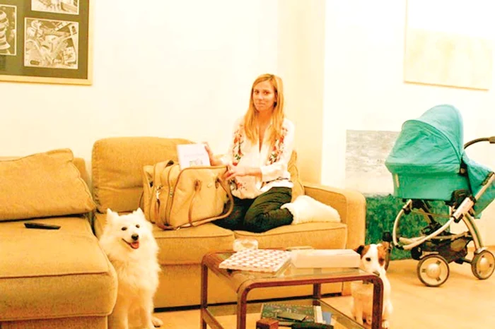 
    Dana Rogoz a făcut recent  o ședință foto, când sarcina  a atins nouă luni (FOTOGRAFII: ARHIVA PERSONALĂ)  