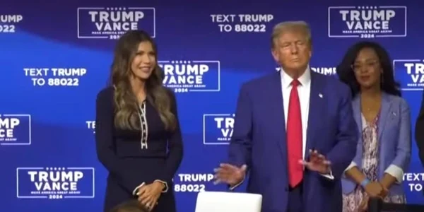 Trump danseaza la miting in Pennsylvania, foto captura video jpg