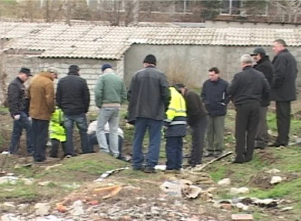 Prostituata din Medgidia, îngropată în spatele unor garaje FOTO reporterntv.ro
