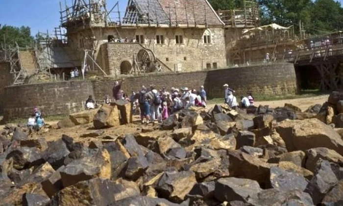 Germanii vor construi o mănăstire folosind exclusiv mijloace din secolul al IX lea jpeg