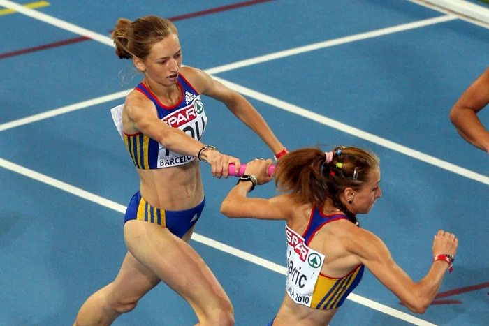 Mirela Lavric (dreapta) va participa la proba de ştafetă 4X400 de metri FOTO:adevarul