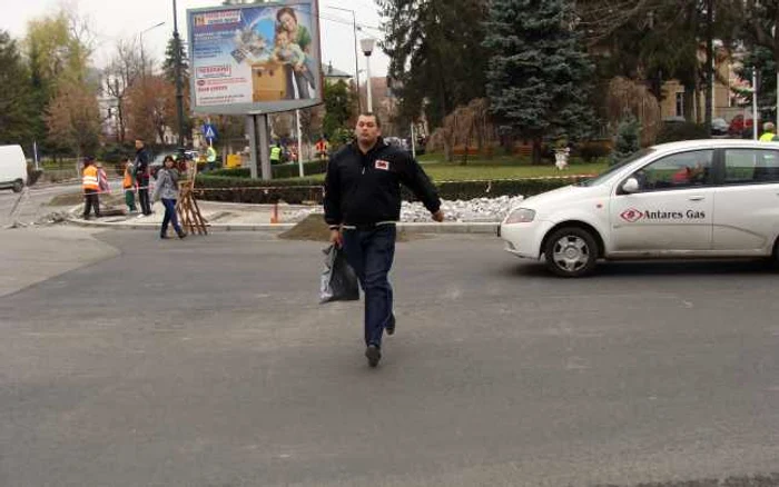 Pietonii au probleme la traversarea sensurilor giratorii